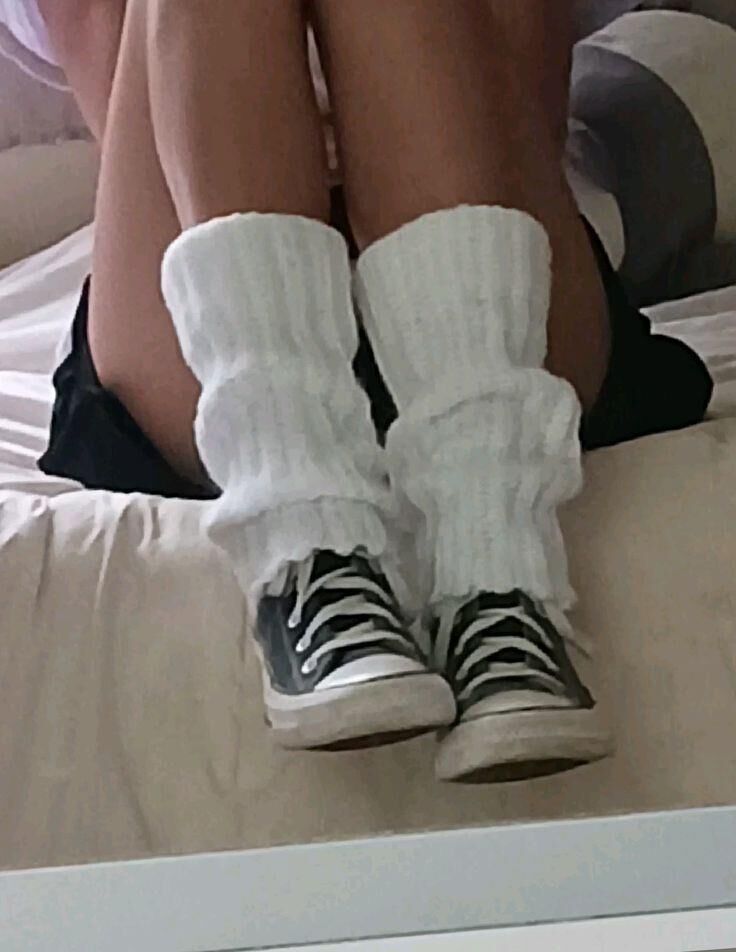 Wer liebt keine Socken und haarige Muschi?