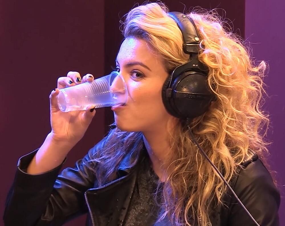 Tori Kelly em couro