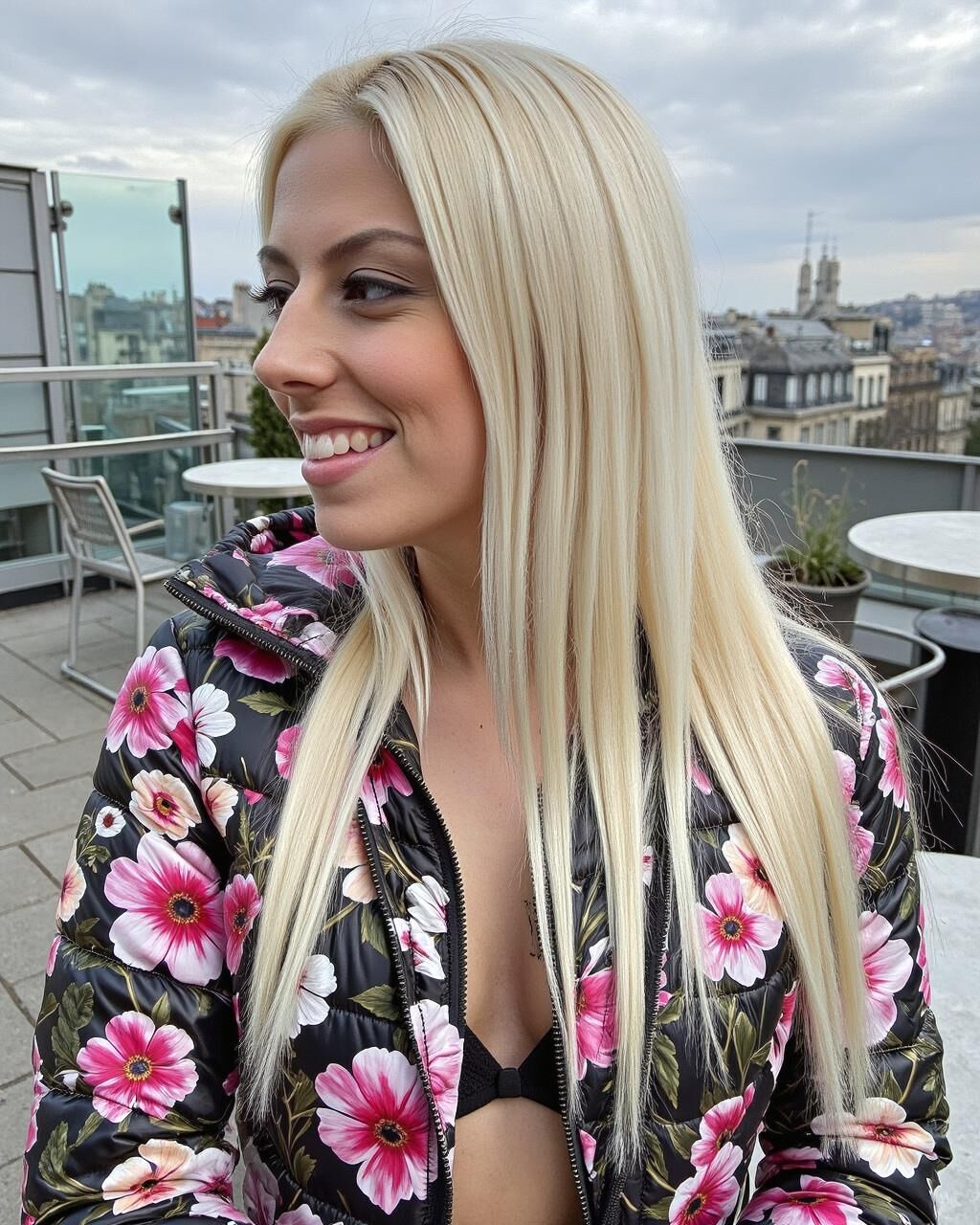 Pornostar zerkleinert Jessie Volt