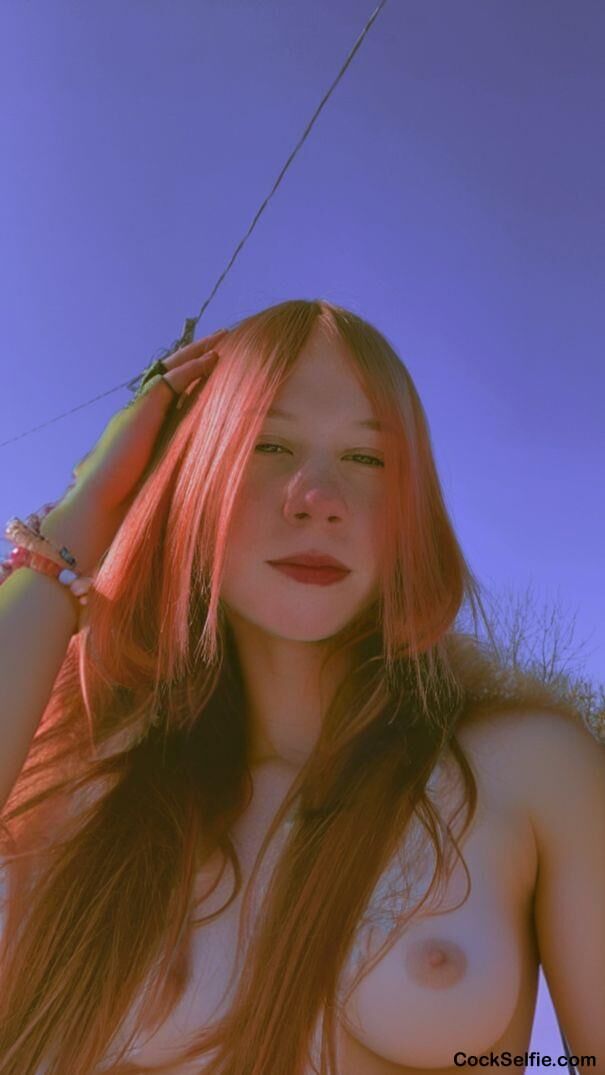 AURORA, A BI WHORE 