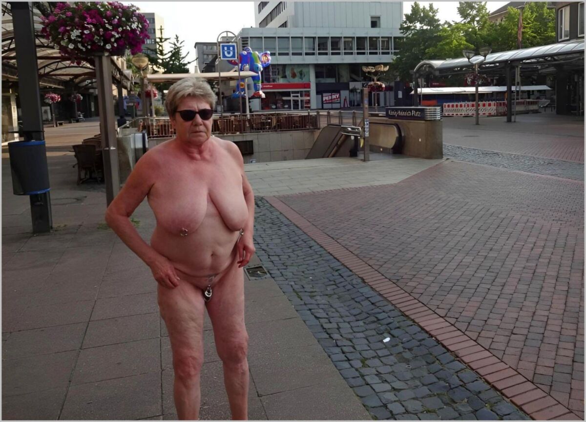 Nackt in der Offentlichkeit zuruckgelassen II