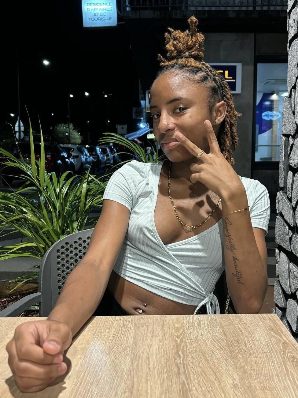  Ebony Beauty