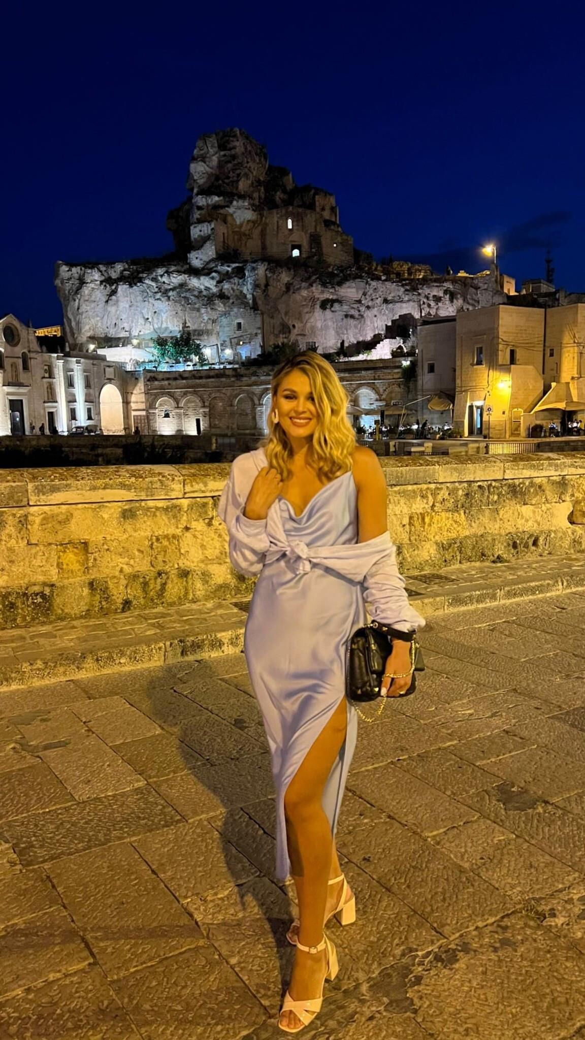 Elena Moldávia Vagata loira !!!
