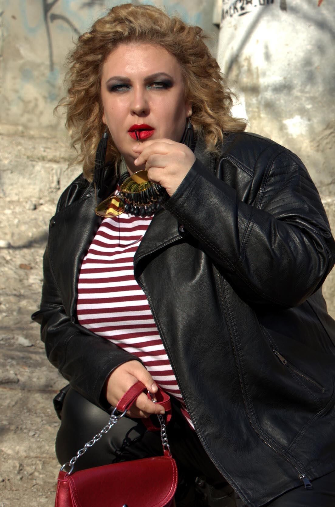 Escorte Girl avec un corps sinueux