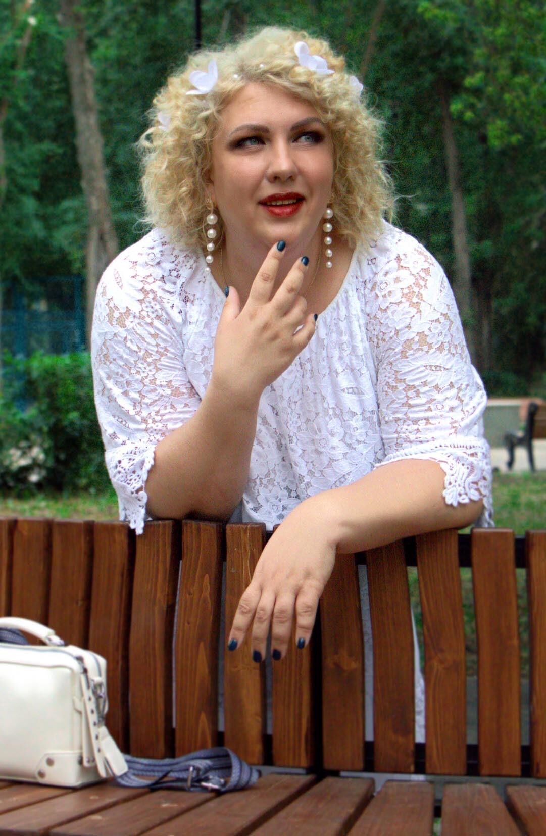 Escorte Girl avec un corps sinueux