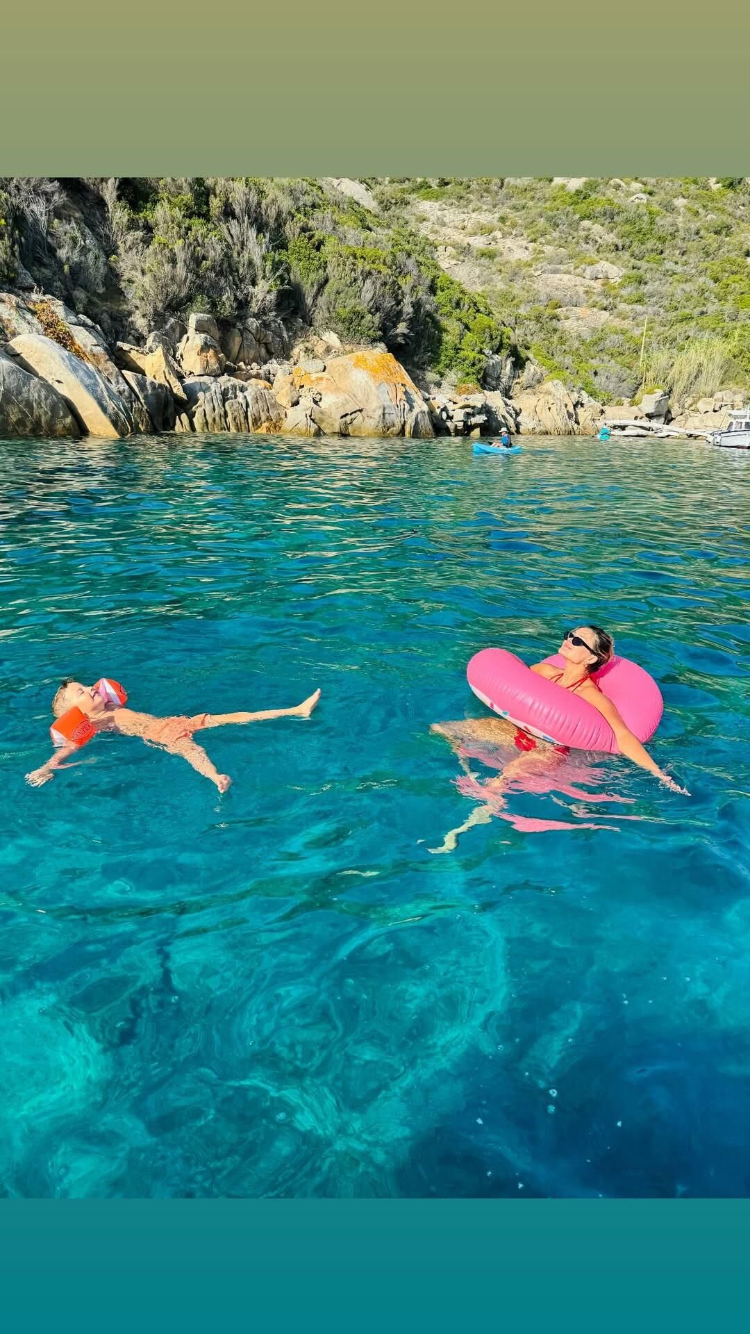 Elena Moldávia Vagata loira !!!