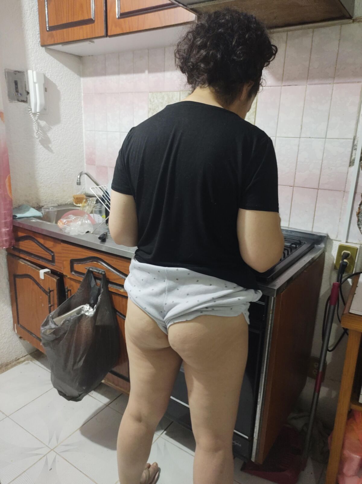 SIN CENSURA TERESA MUY CALIENTE COCINANDO