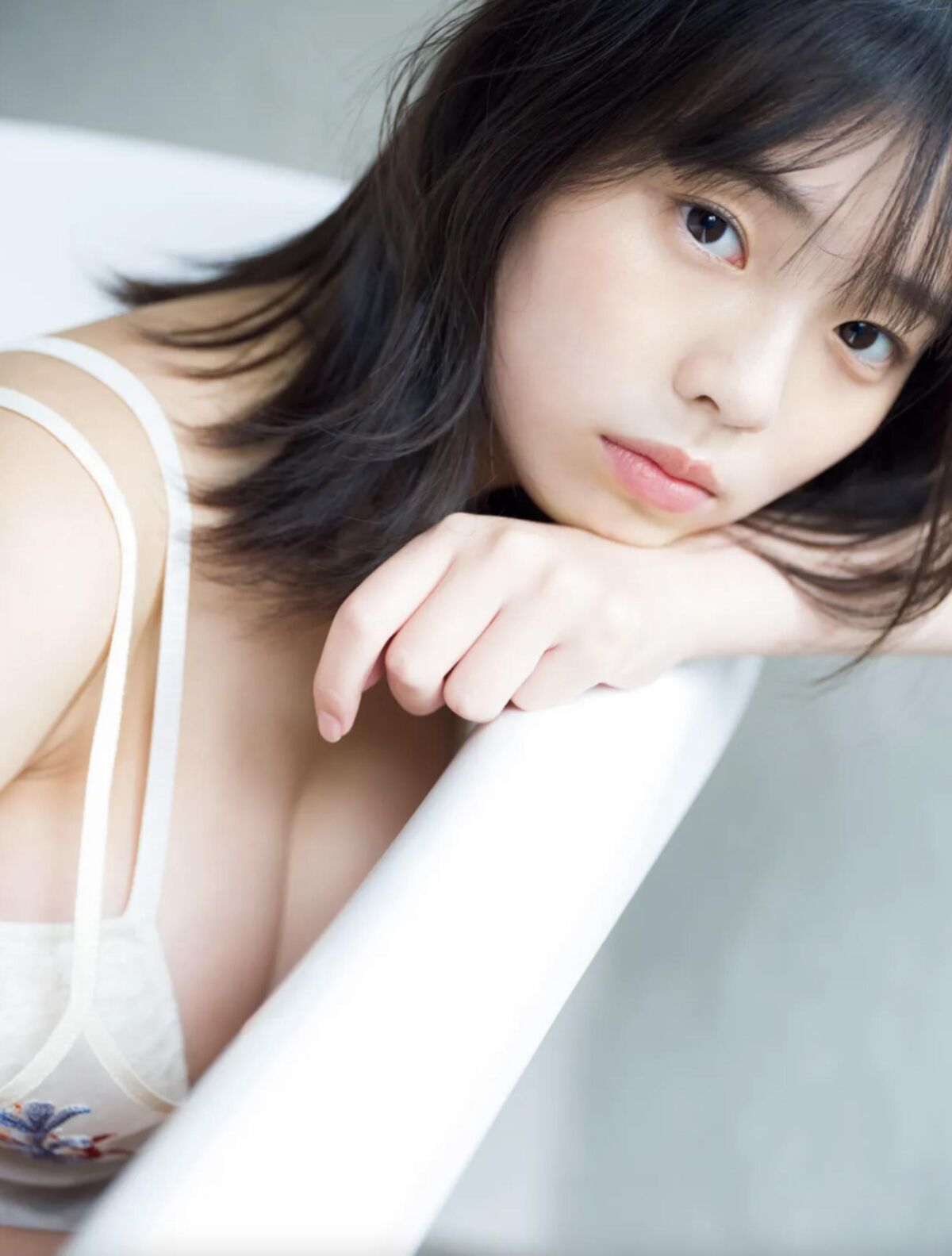 Kikuchi Himena parece um adulto?