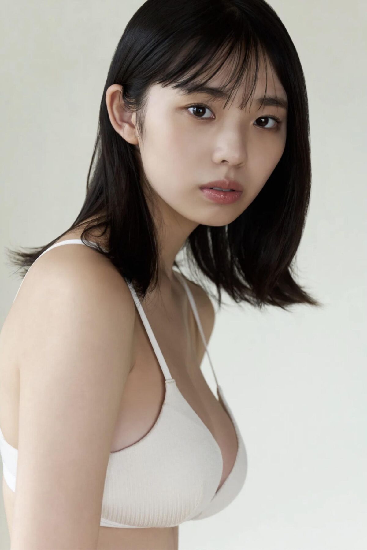 Kikuchi himena menina mensal