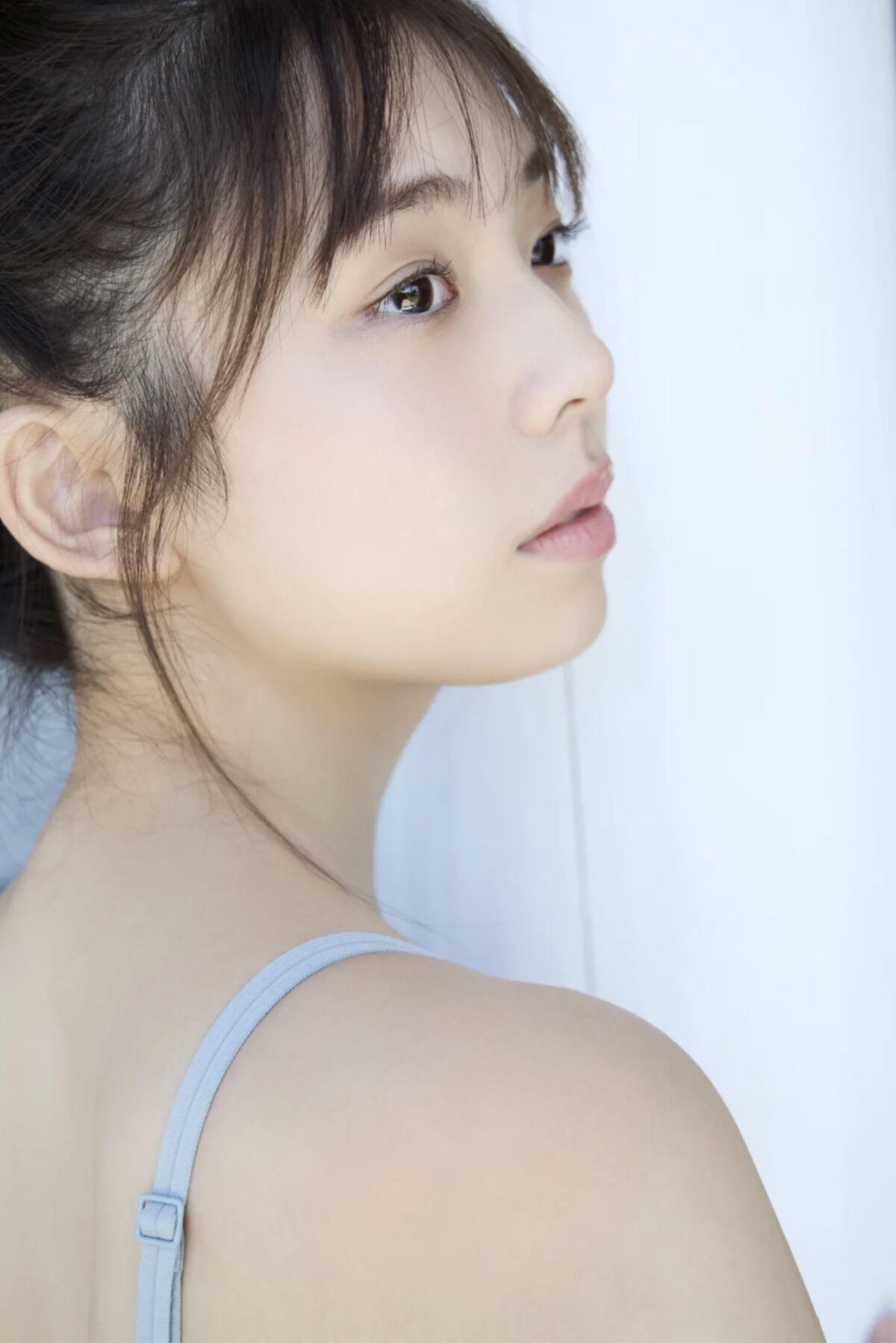 Kikuchi himena menina mensal