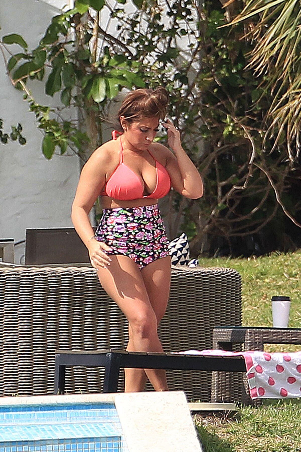 Deena Cortese (MY JERSEY SHORE HOTTIES)