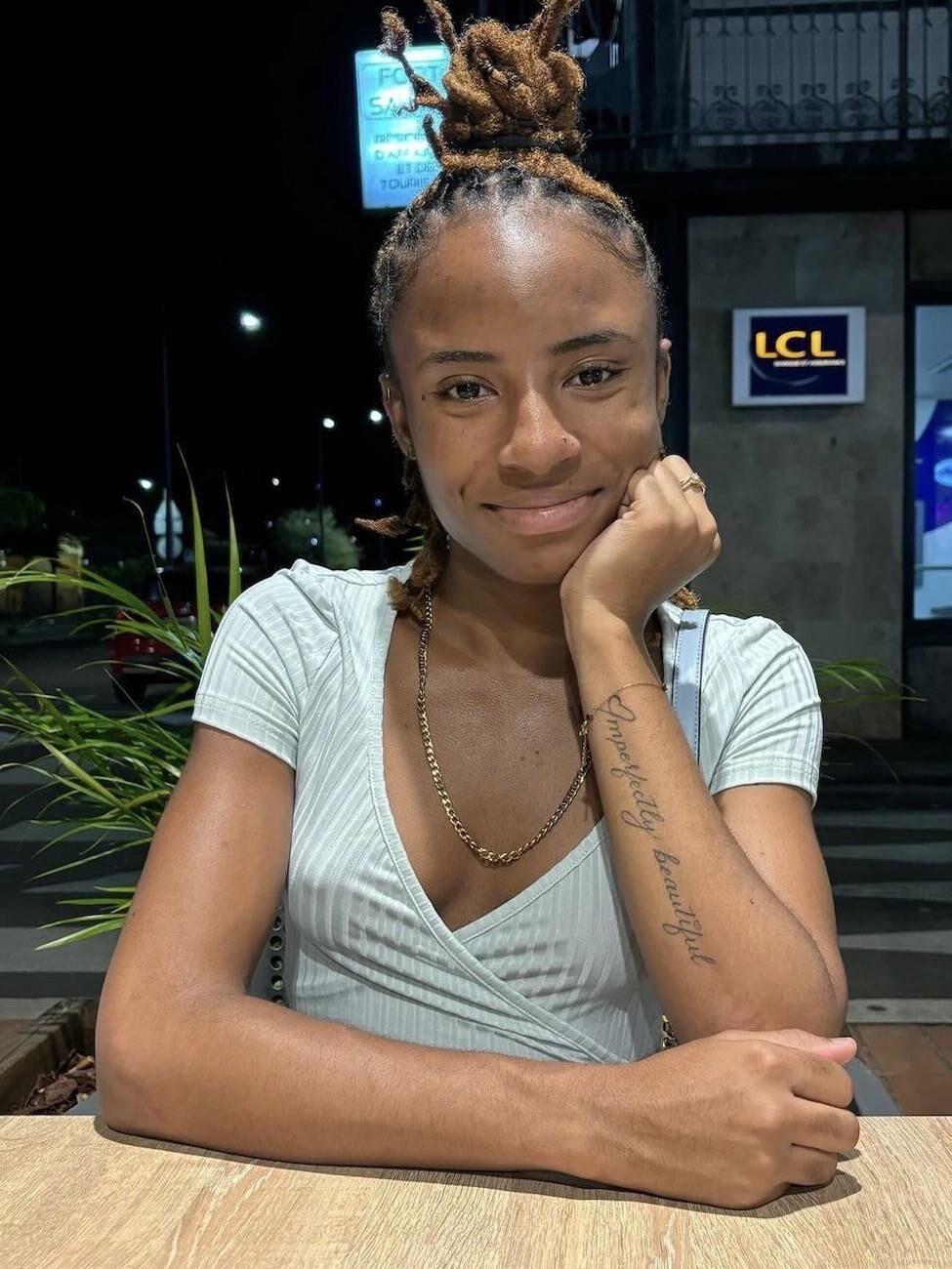  Ebony Beauty