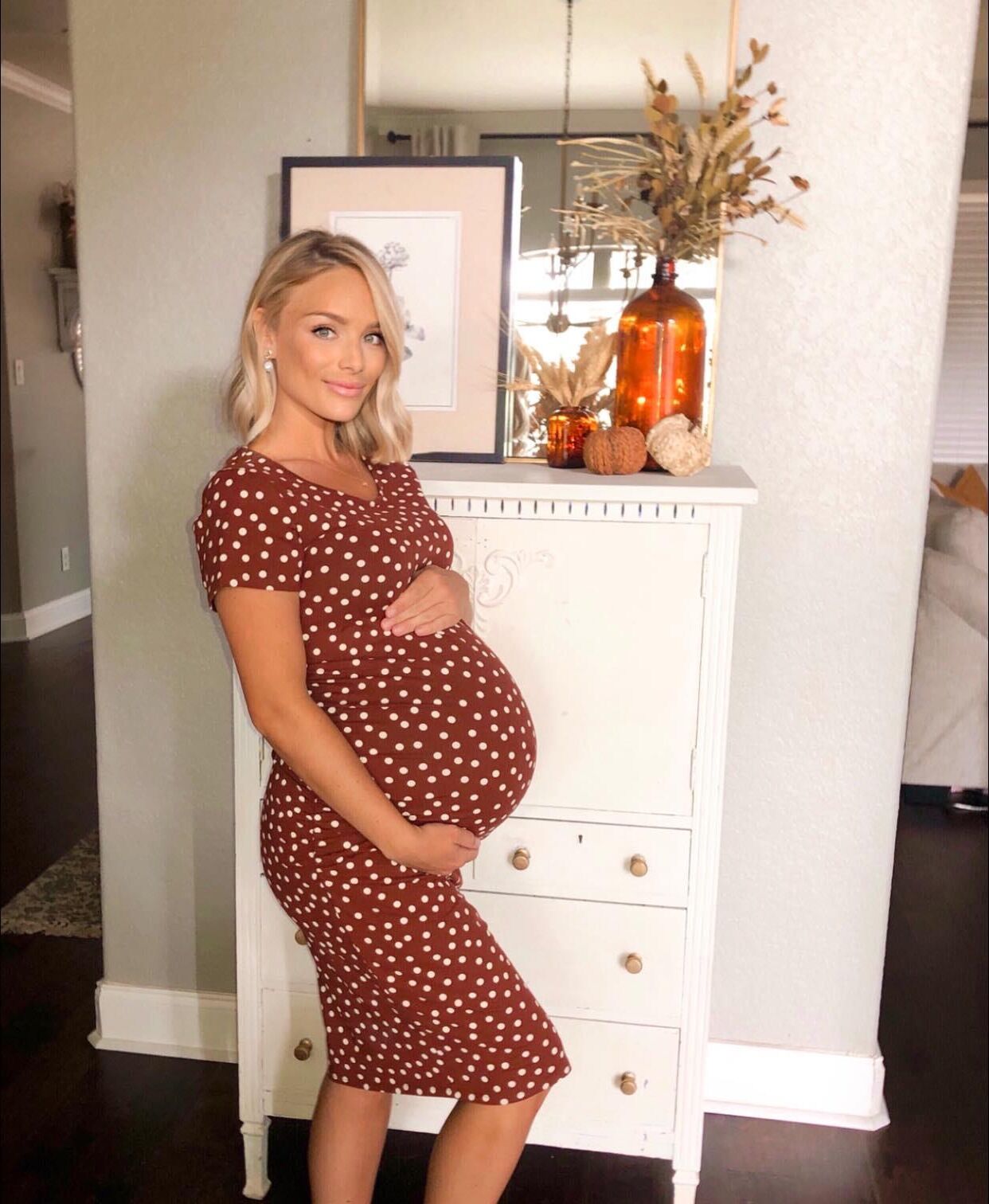 Perfection enceinte blonde.