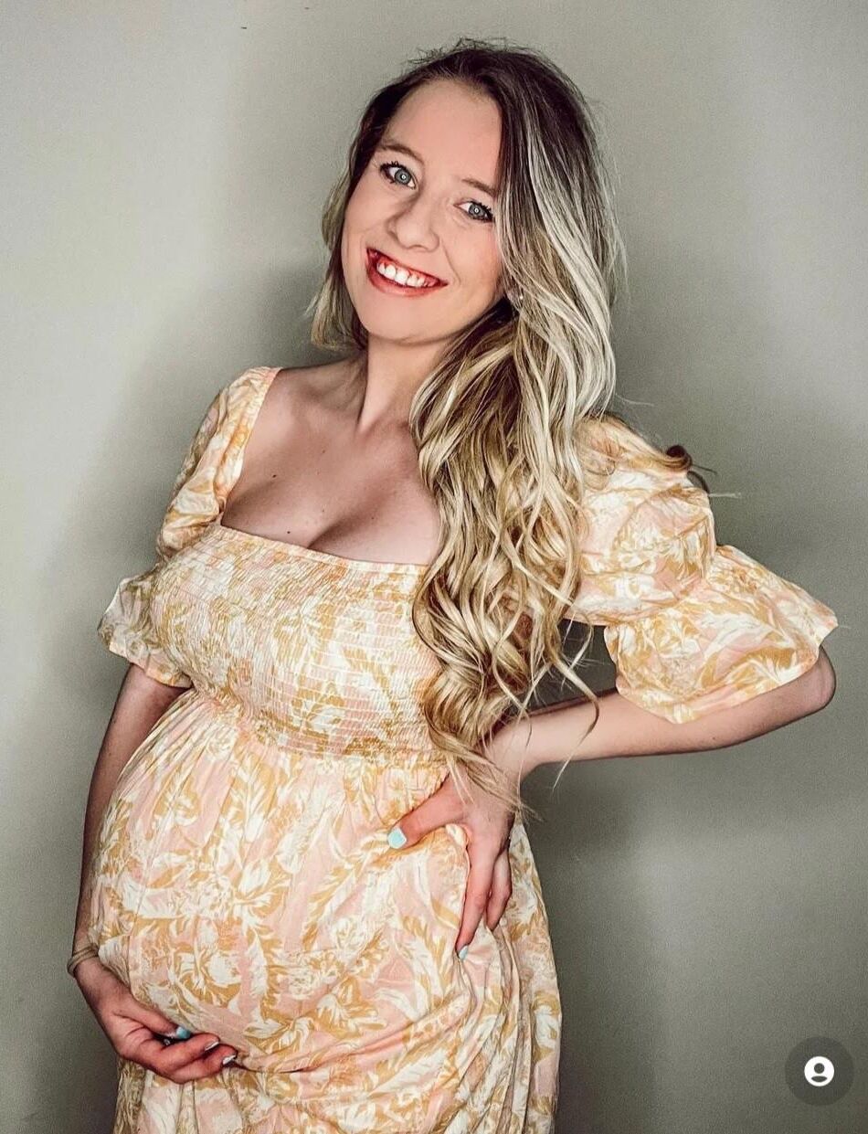 Perfection enceinte blonde.
