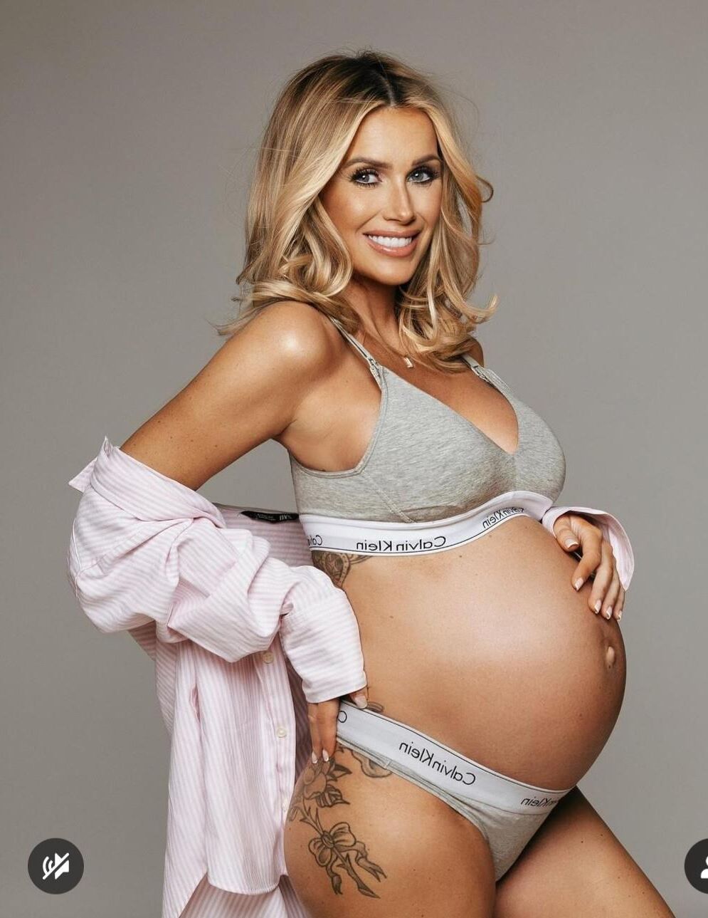 Perfection enceinte blonde.
