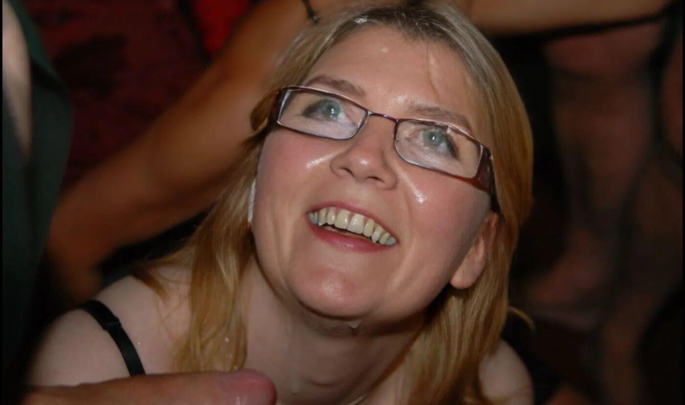 Sonja Australian Udders explodiu