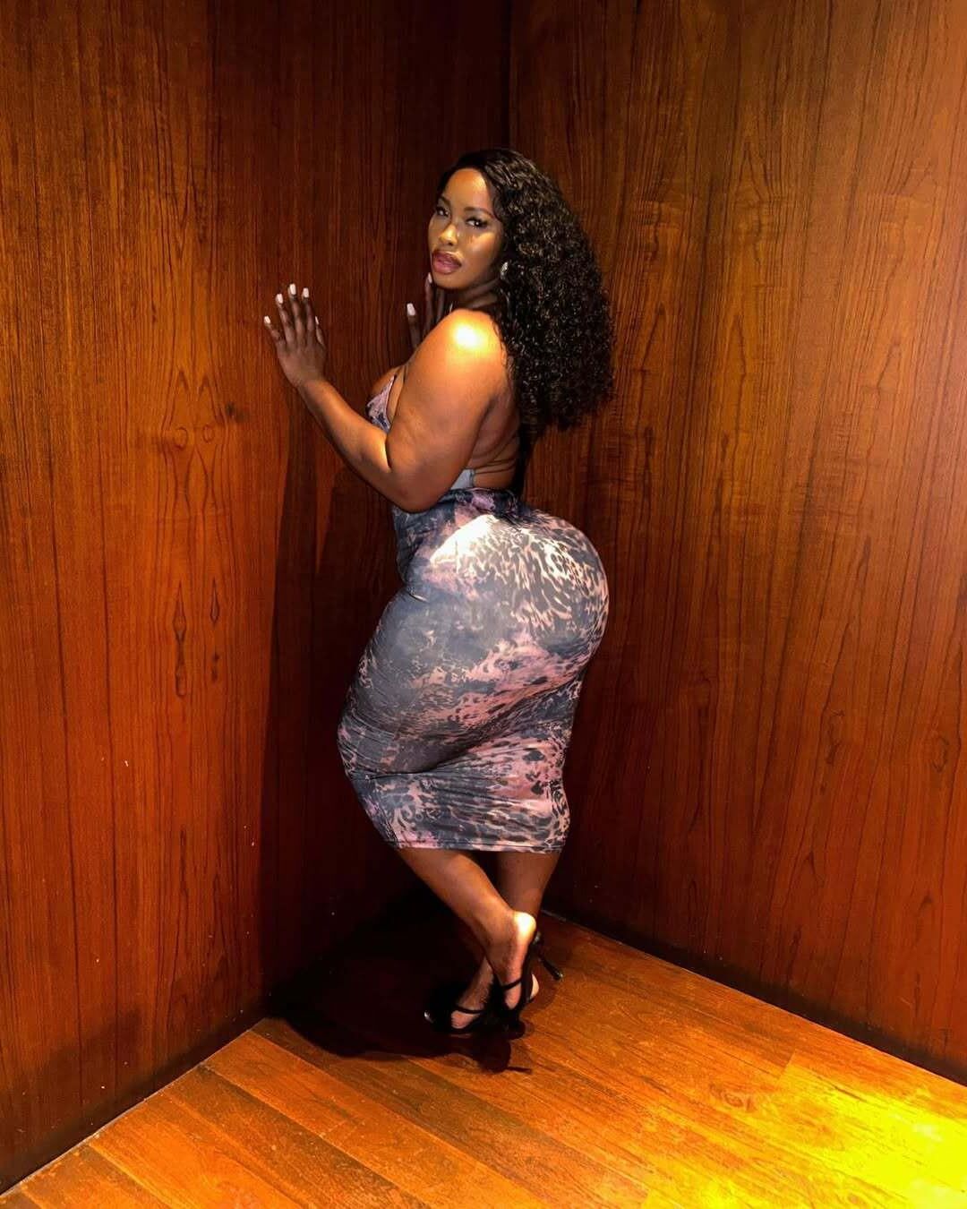 Big booty ebony for gangbang