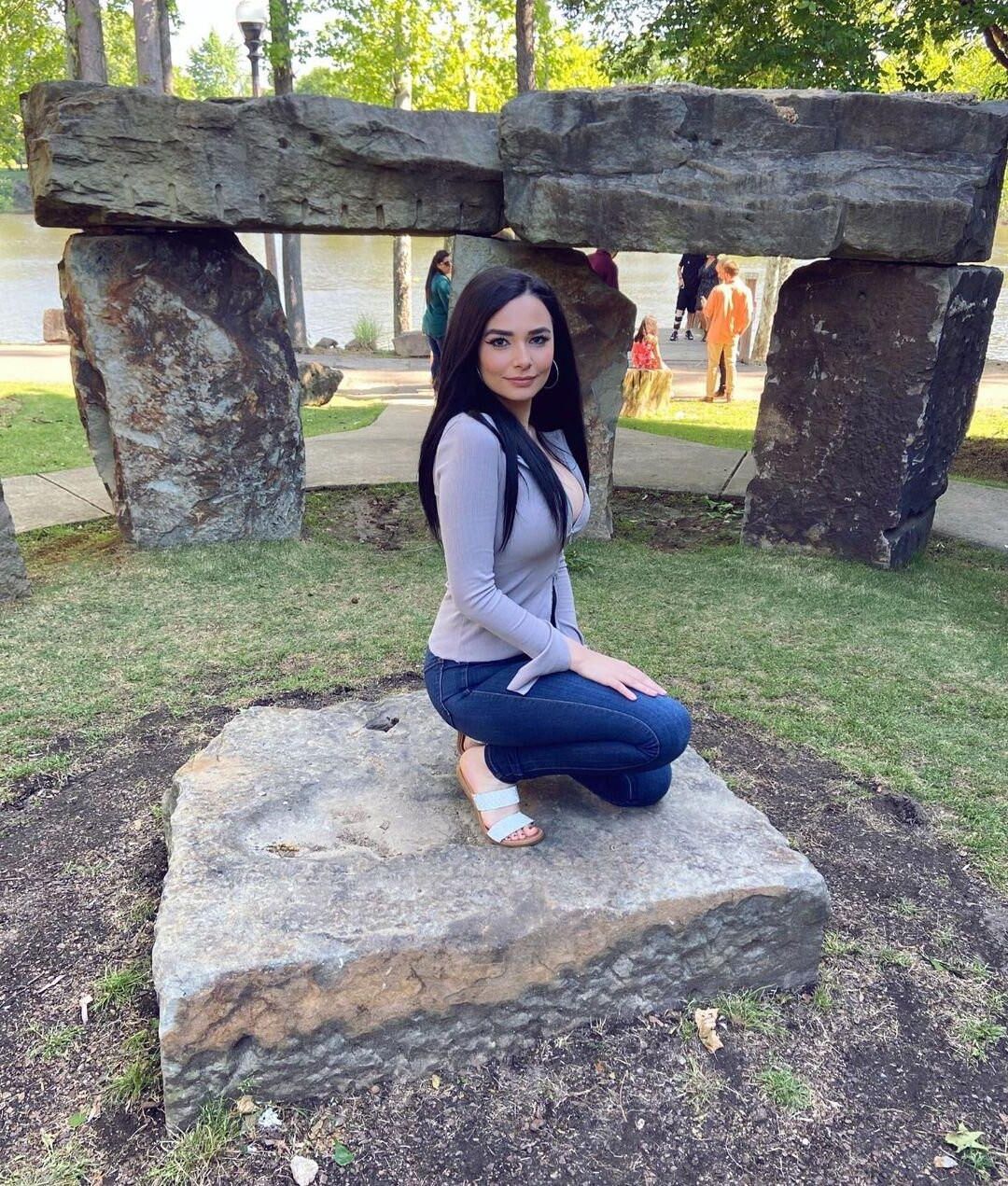 Amalzd sussurro queen, magnificamente peitos enormes, boca sexy