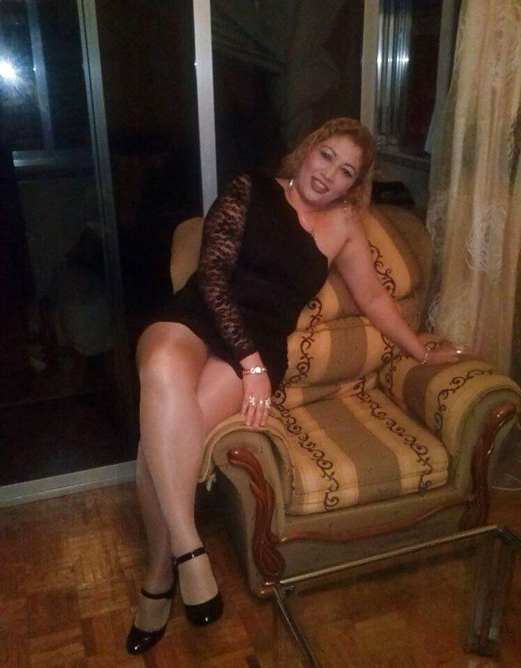 pantyhose latina mature non nude