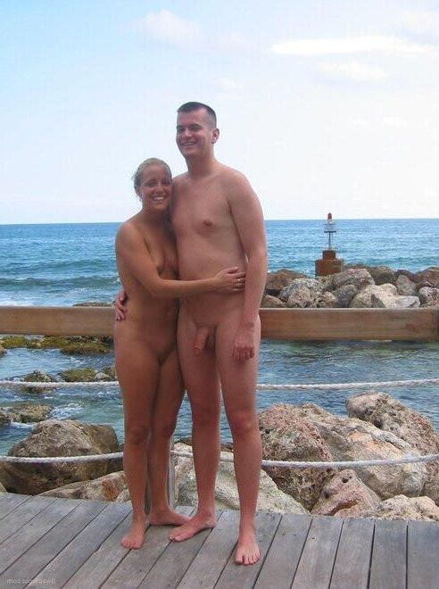 Casal nudista