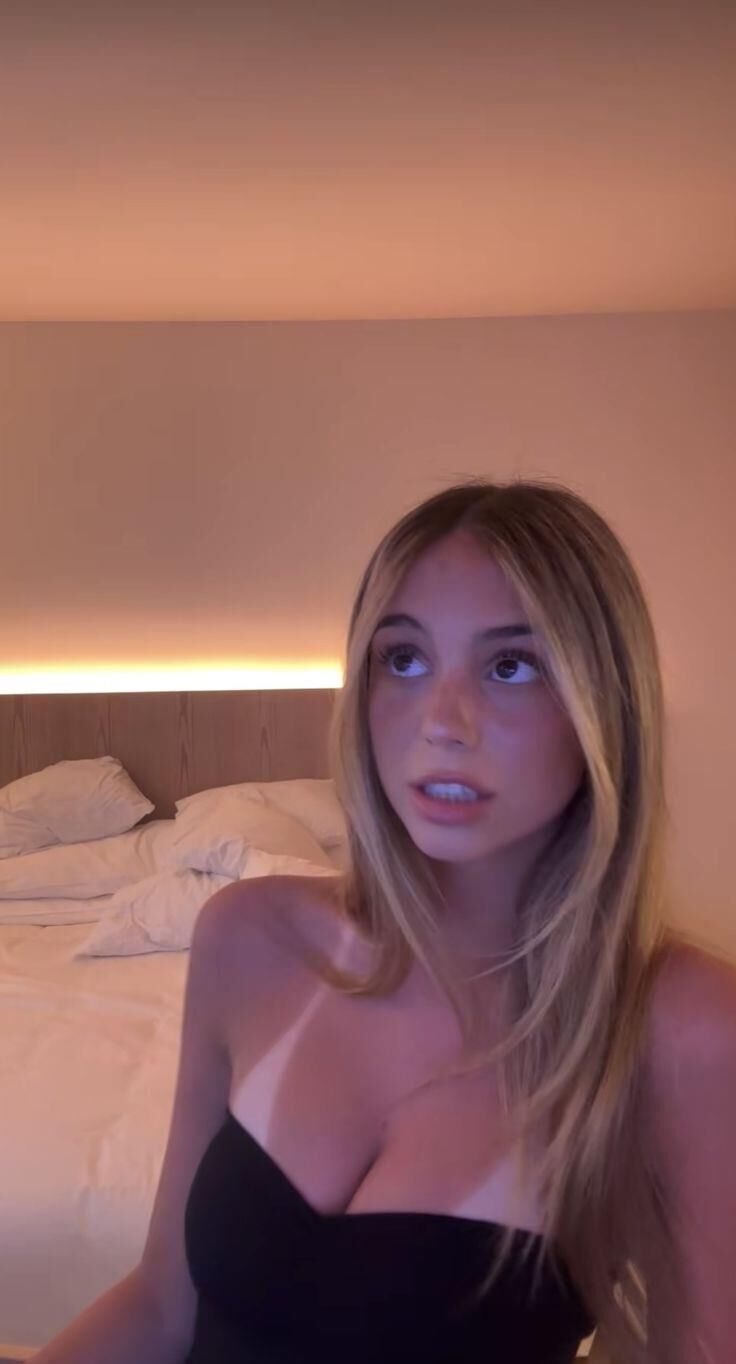 P Interesse em foco de beleza em jovens homewreckers