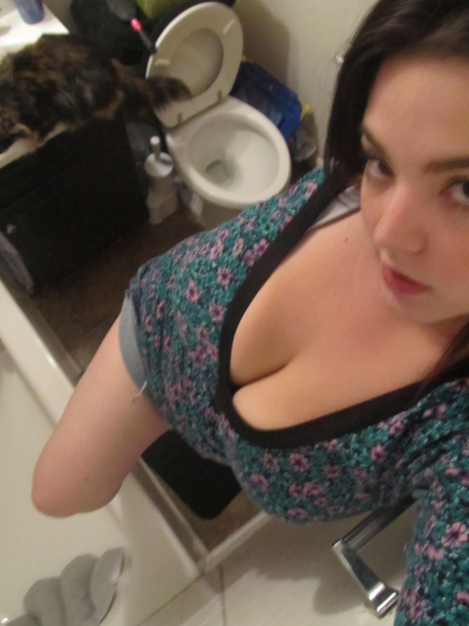 Mélangez des seins de mamelon amateur clignotant le clivage des downboule