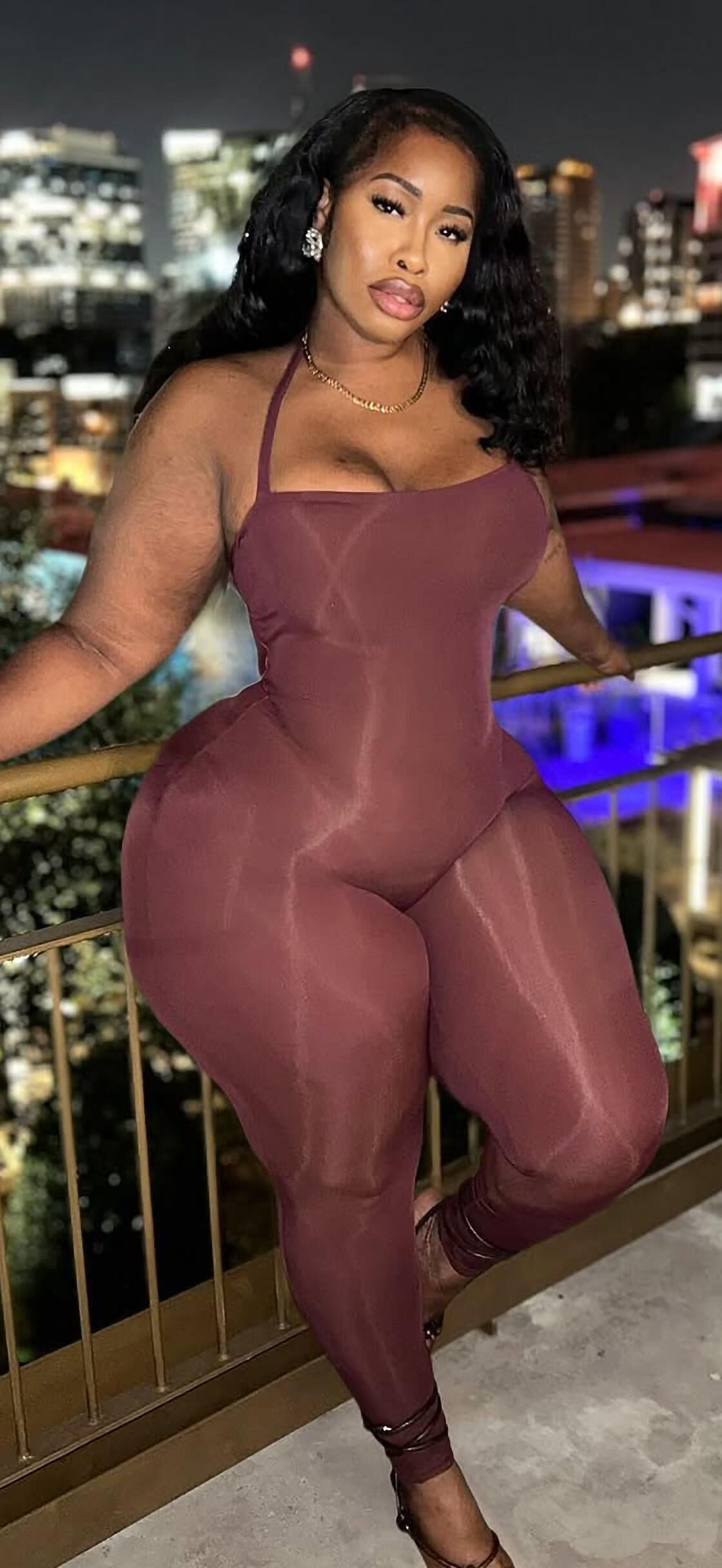 Big booty ebony for gangbang