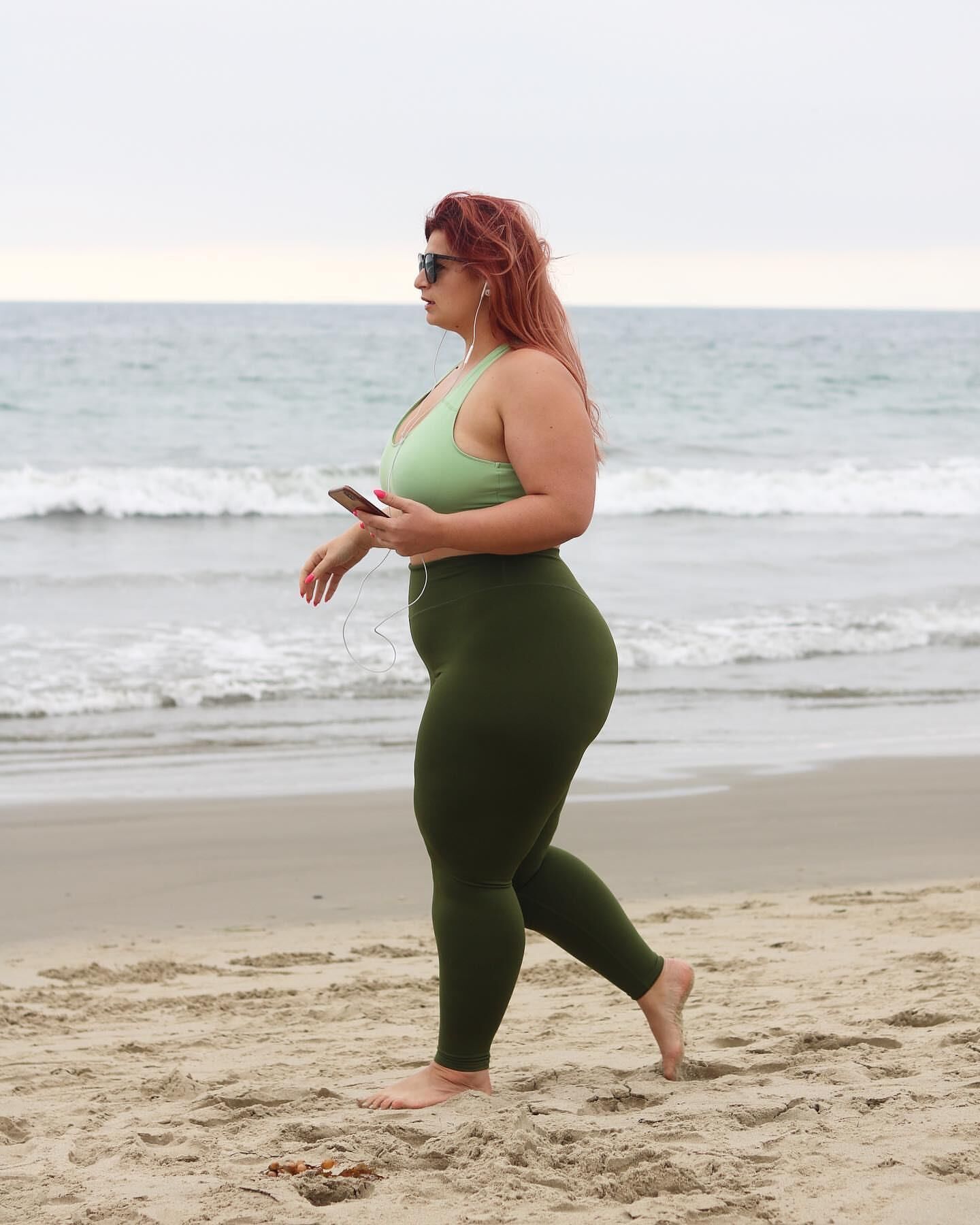 Ioana chira sexy grueso muslo cabeza roja