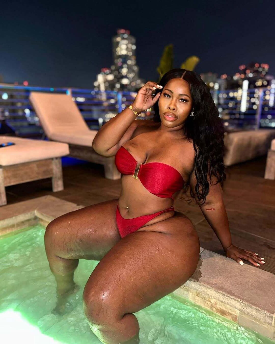 Big booty ebony for gangbang