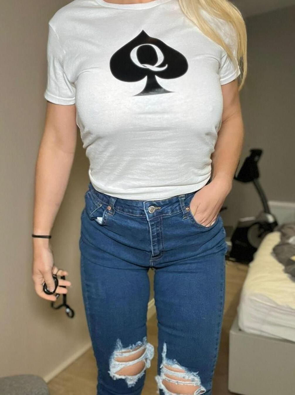 MILF blonde QOS