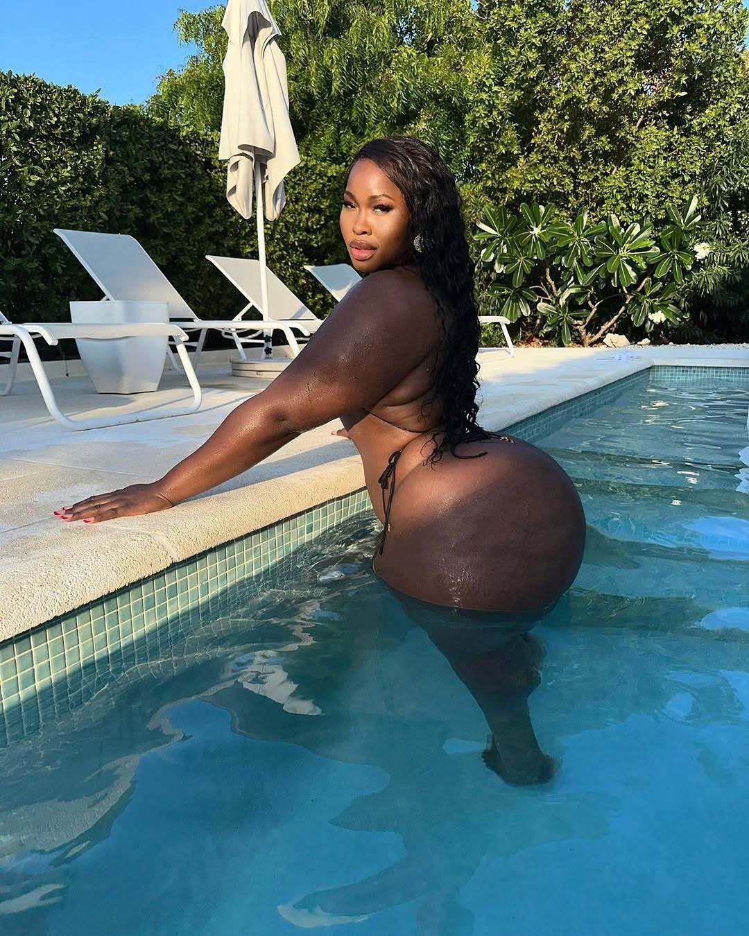 Big booty ebony for gangbang
