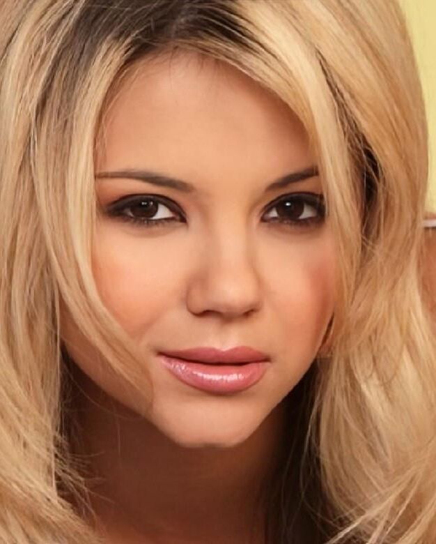 Ashlynn Brooke Hot Pics solo