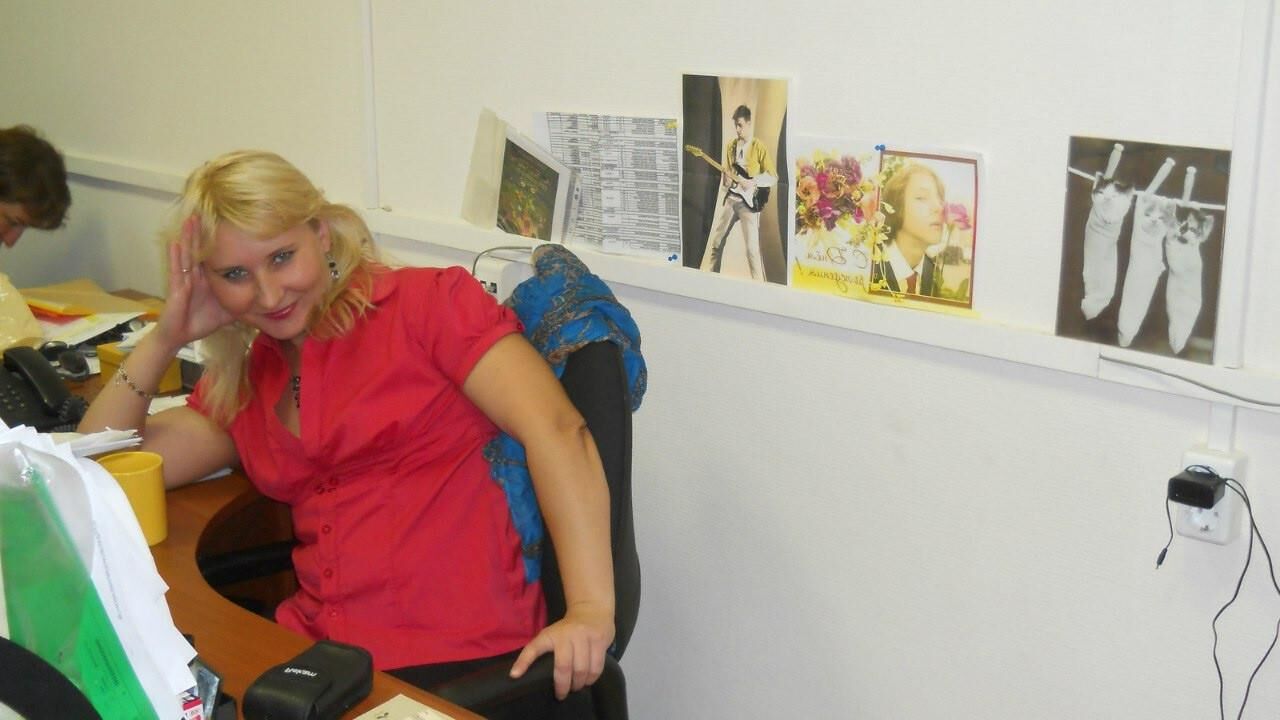 Blonde Russische Tatiana aus Skt Petersburg mit kleinen Titten