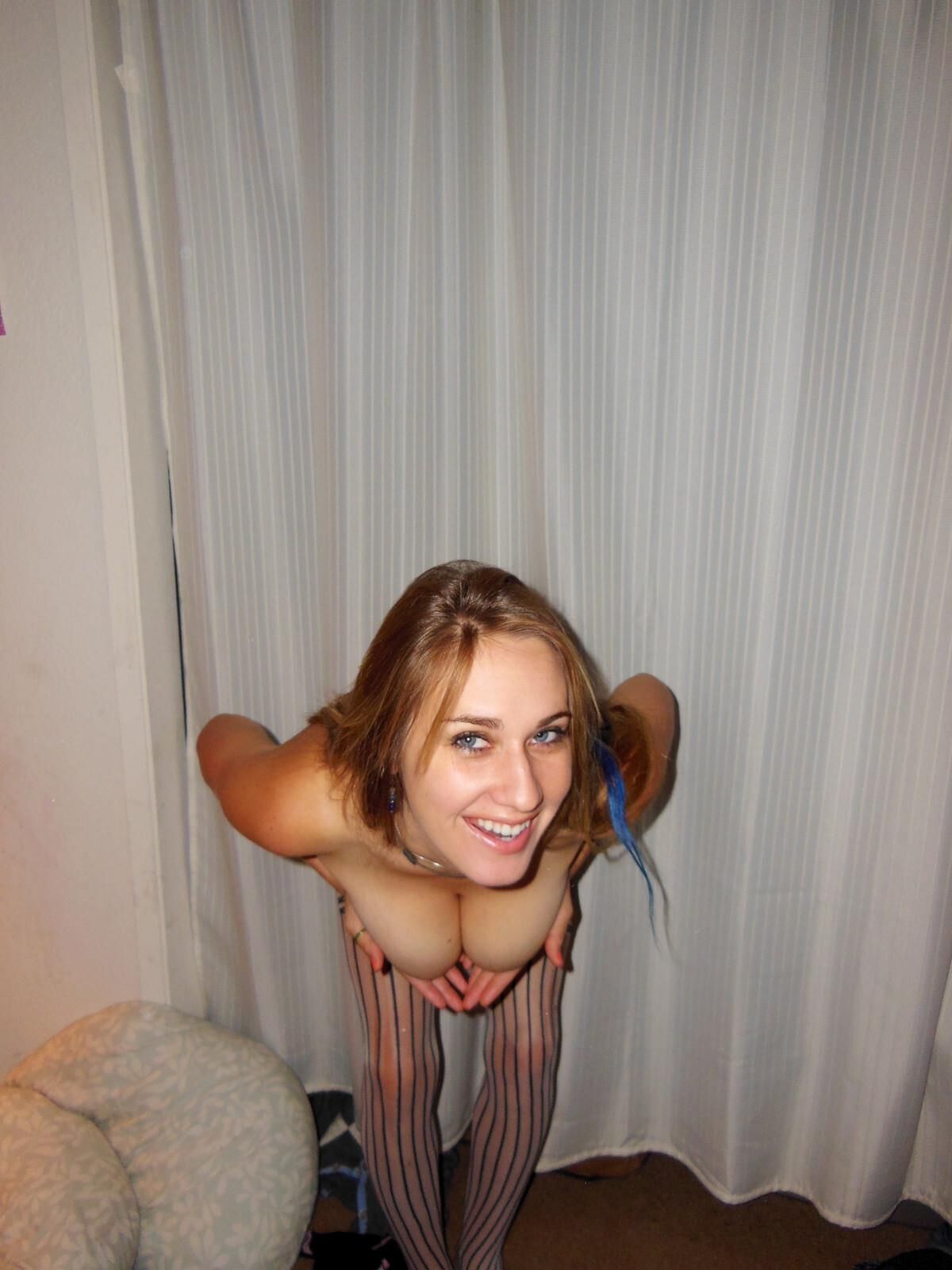 Milf aux gros seins, nous avons tous du sperme! 
