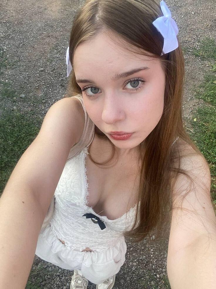 P Interesse em foco de beleza em jovens homewreckers