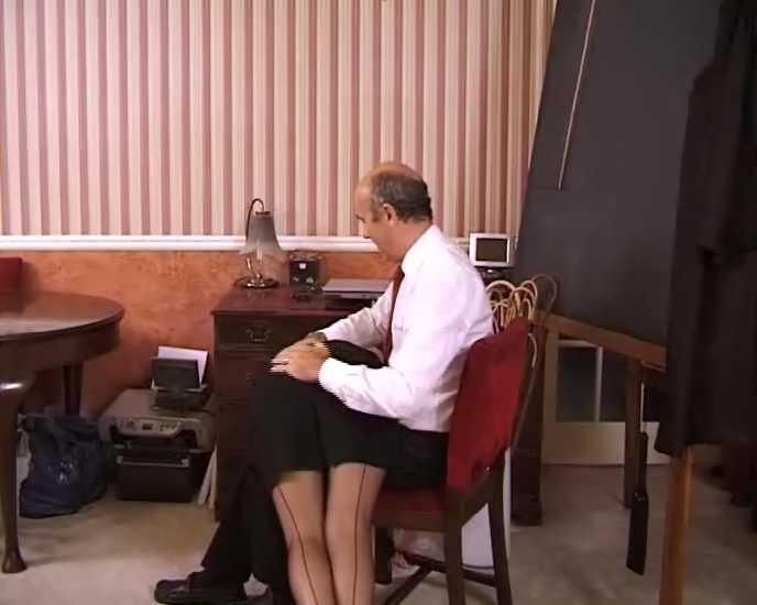 La directora disfruta de su castigo