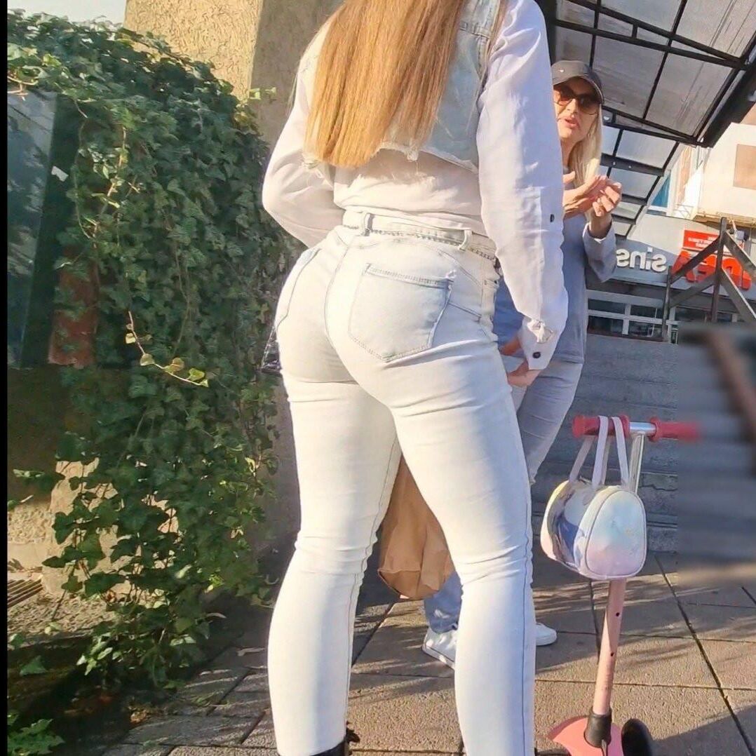Ehrliche Mutter mit sexy Arsch