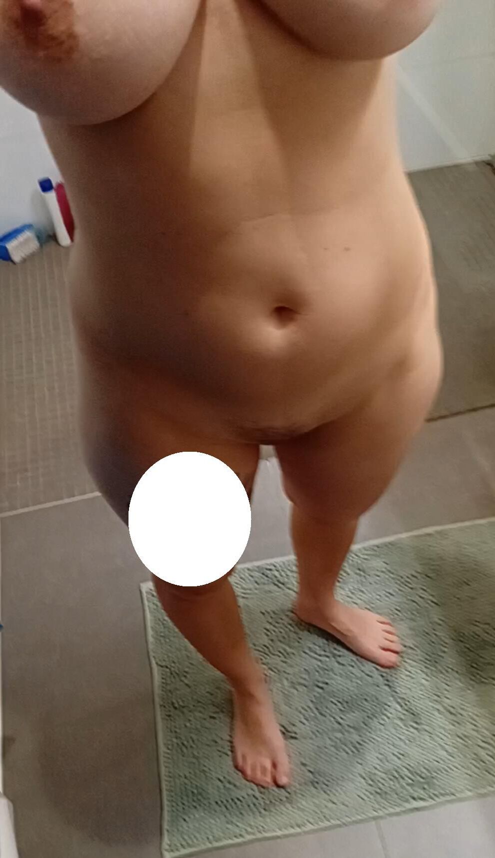 votre petite amie de la salle de bain candide Voyeur (partie)