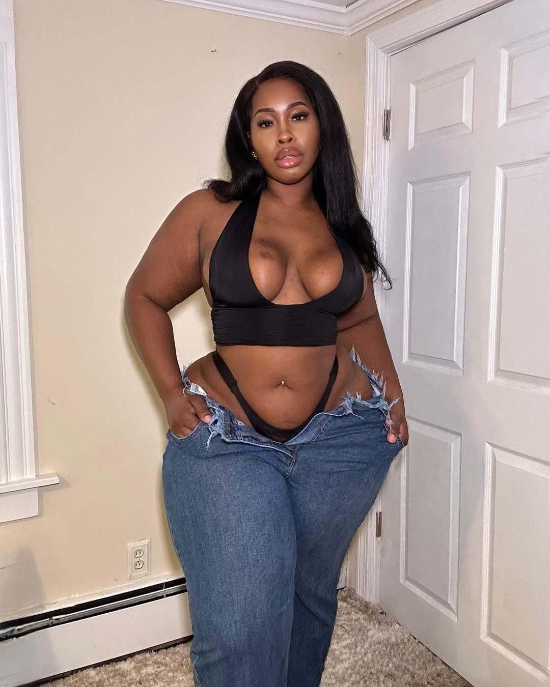 Big booty ebony for gangbang
