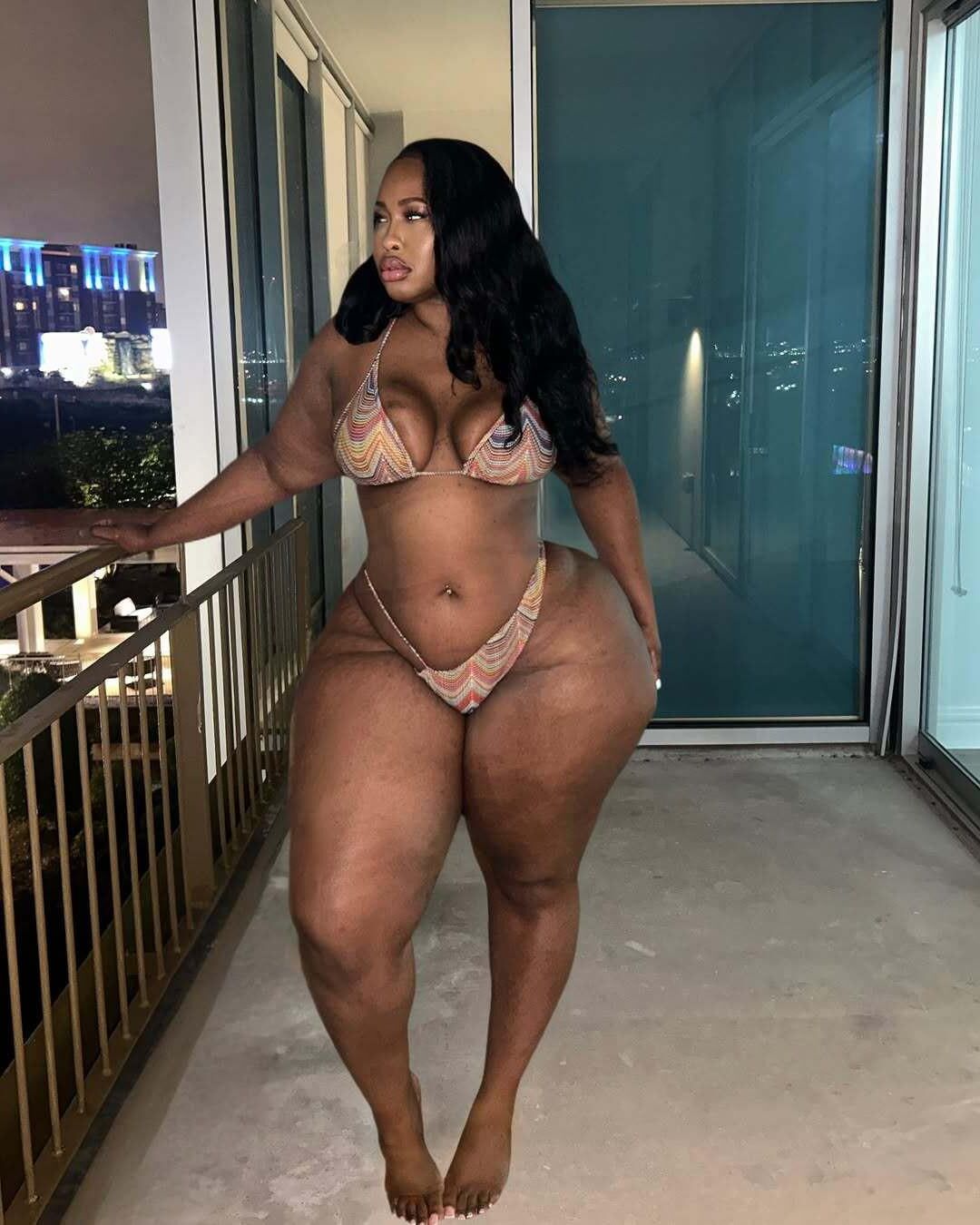Big booty ebony for gangbang