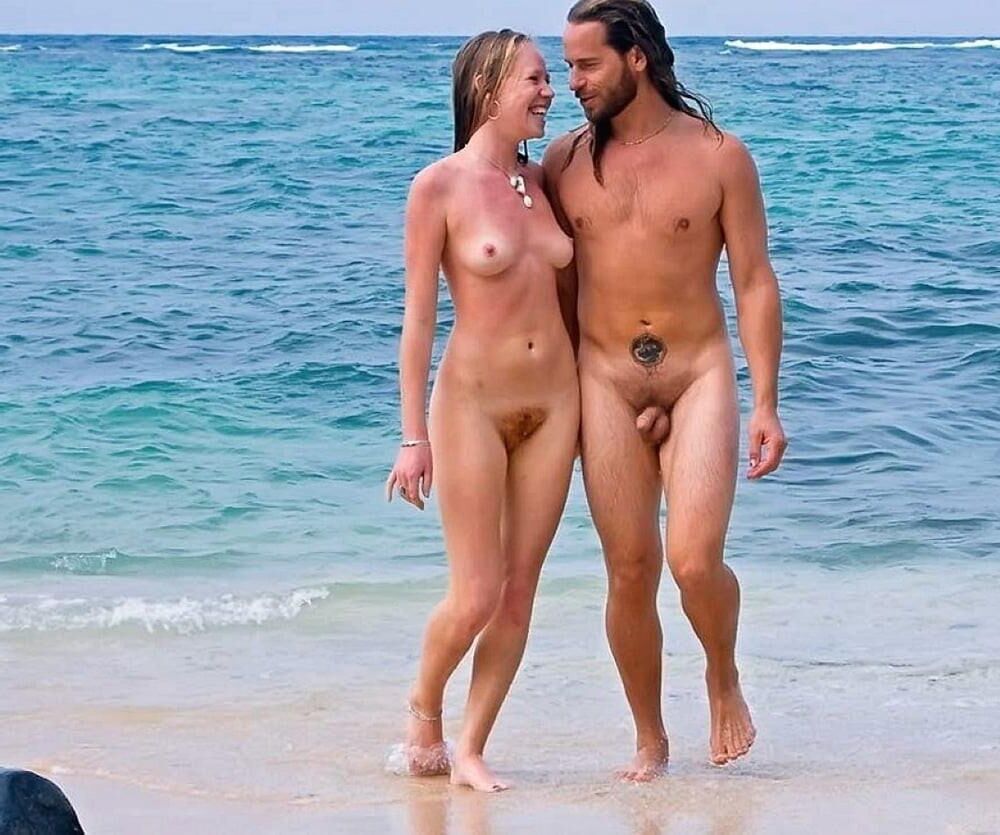 Casal nudista
