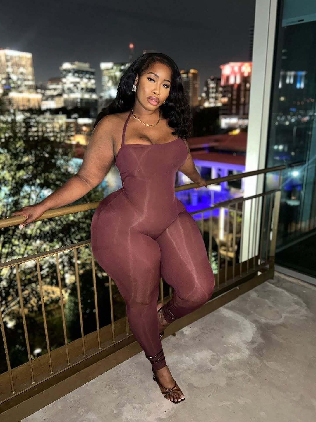 Big booty ebony for gangbang
