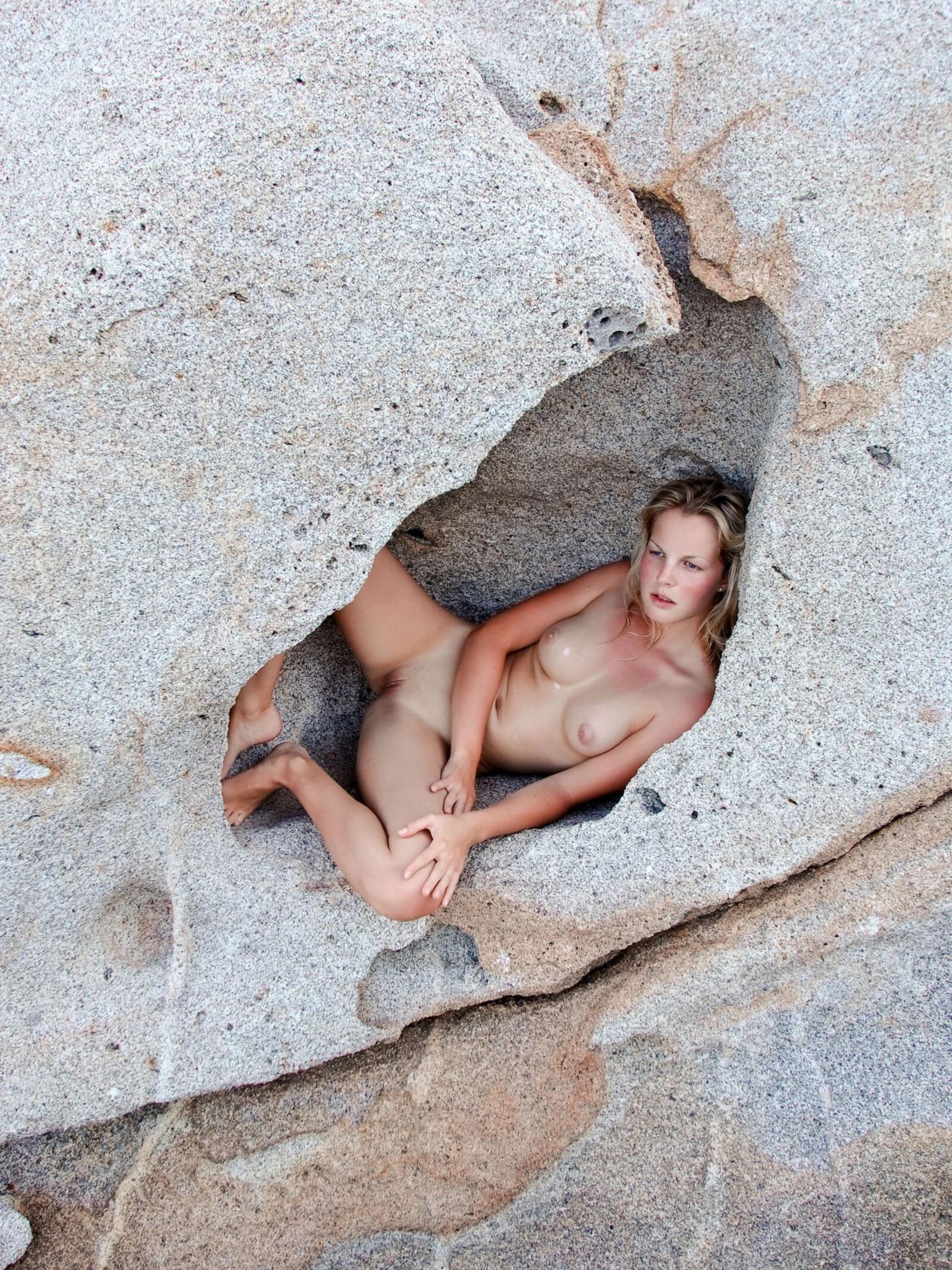 Cave blonde