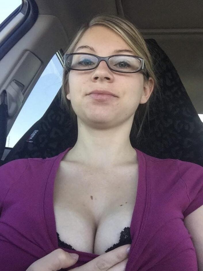 Milf aux gros seins, nous avons tous du sperme! 