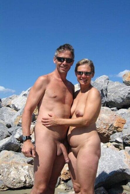 Casal nudista