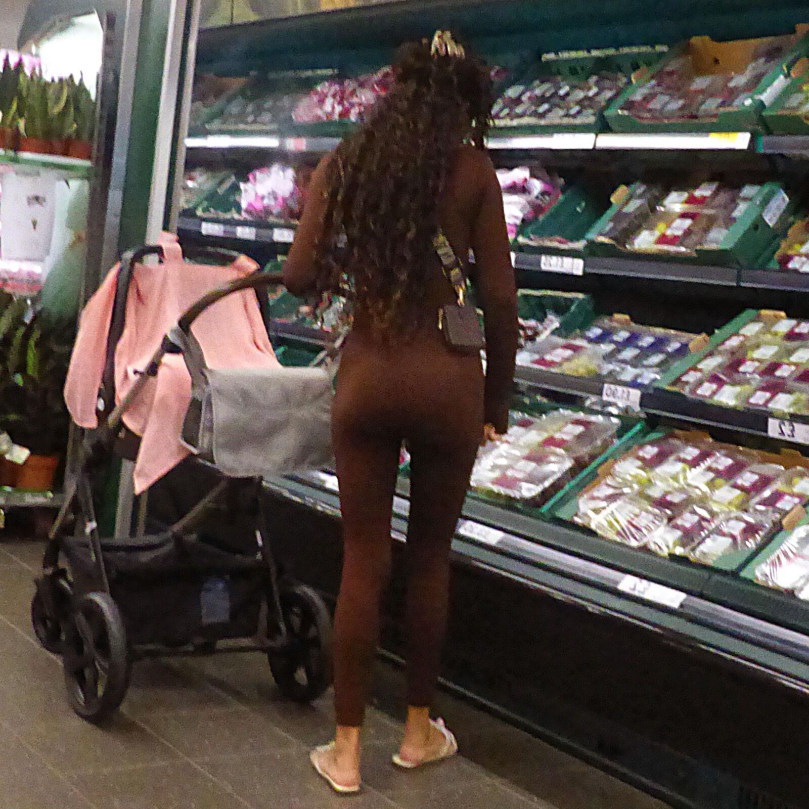 Amazing Hot Black Milf in Full Lycra Black Ass Candids