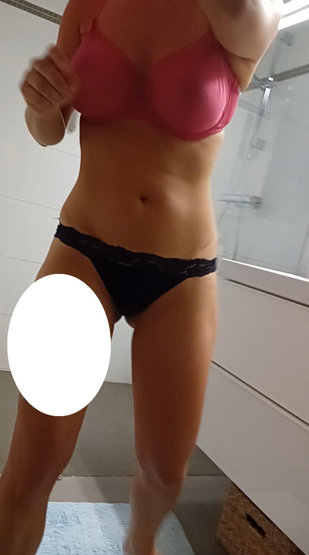votre petite amie de la salle de bain candide Voyeur (partie)