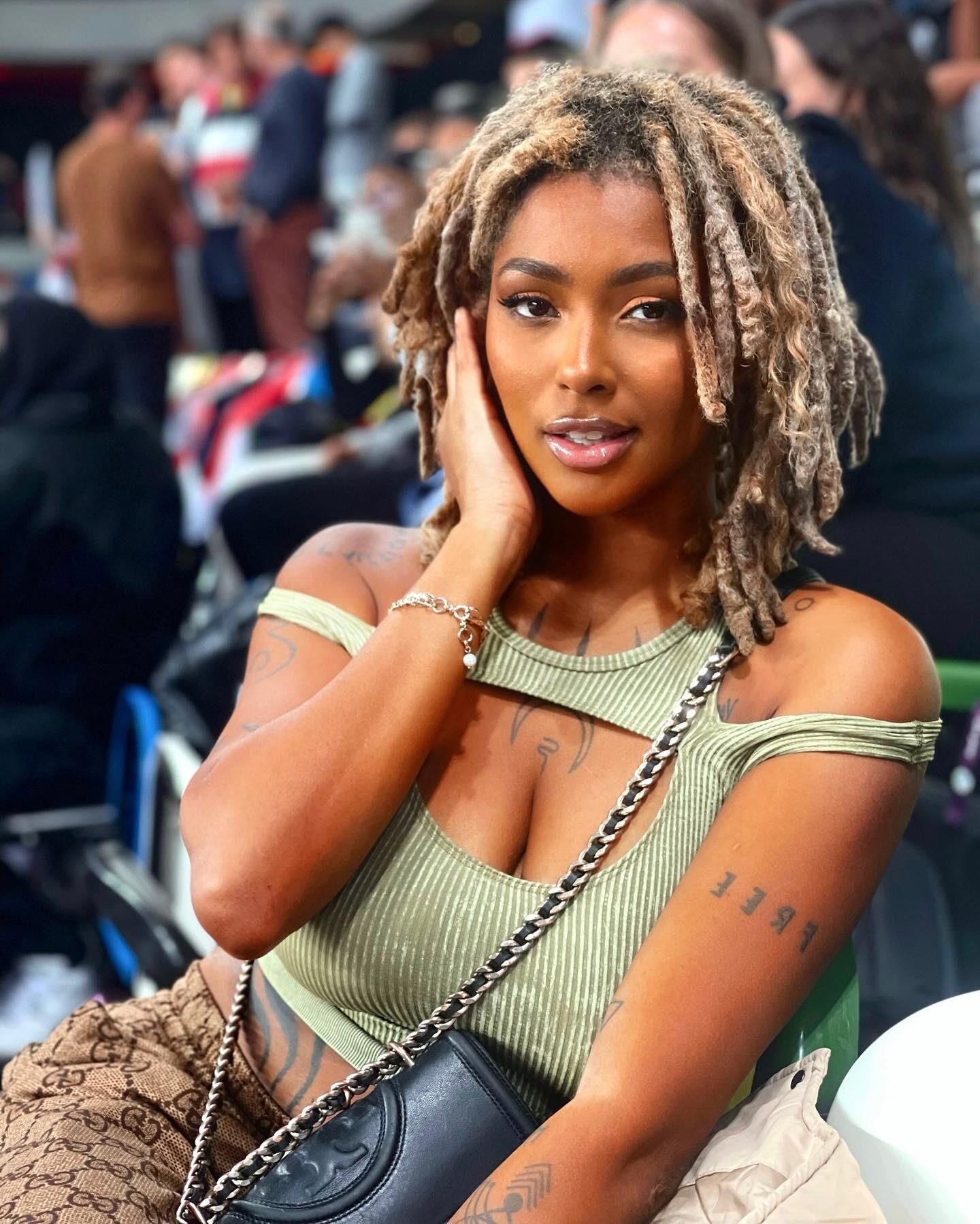 ebony nn