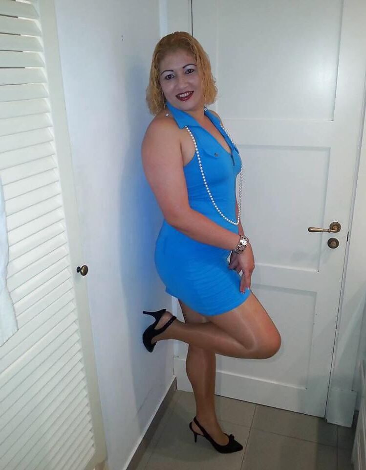 pantyhose latina mature non nude