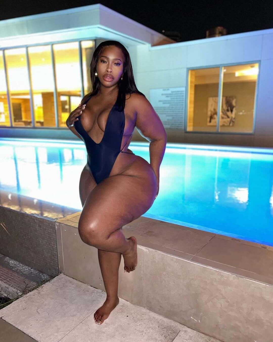 Big booty ebony for gangbang